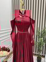 فستان ناعم بأكمام طويله اوف شولدر لون عنابي