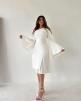 فستان ابيض ميد