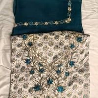 مخور مع طرحه