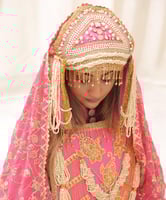 ثوب المديني مع ملحقاته