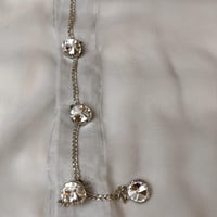 ازارير الكرستالة الفضية