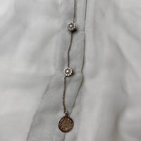 ازارير وردة اللؤلؤ الفضية