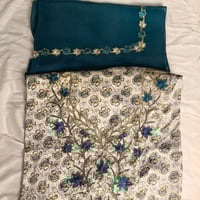 مخور مع طرحه