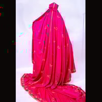 لبس مديني فاخر تطريز يدوي مع ذيل