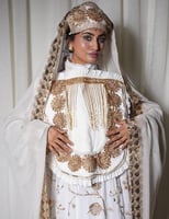 لبس مديني اوف وايت