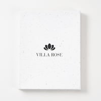 شماغ فيلا روز أبيض كلاسيك انجليزي اصدار 2025