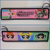 ميدالية فتيات القوة ، صورة مختلفة لكل وجه.