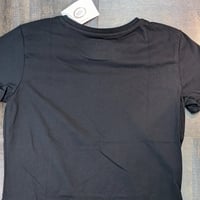 تيشيرت من عالم ماريو نسائي مرخص من نينتدو.