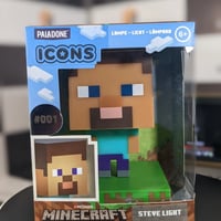 فيقرز مضئ شخصية ستيف من ماين كرافت