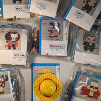 شخصية روبين من ون بيس تركيب مثل الليقو.