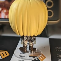 فيقرز كريستا من هجوم العمالقة من فانكو بوب.