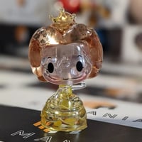 فيقرز شخصية بيل من عالم ديزني ، تركيب على هيئة كري...