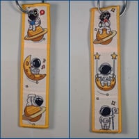 ميدالية ، صورة مختلفة لكل وجه.