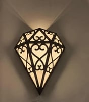 انارة جدارية خارجية هرمي بعدسة سادة اضاءة اصفر 12W