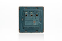 مفتاح ثلاثي بني كاروهات