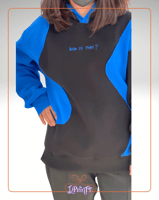 بلوفر تصميم WHO IS THAT لون ازرق مع اسود