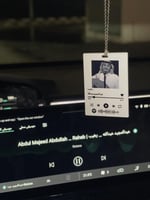 تعليقة للسيارة فنانك المفضل