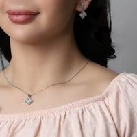 سلسال مع أقراط من فضة