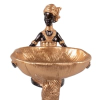 مجسم فني بملامح افريقية