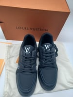 حذاء لويس فيتون