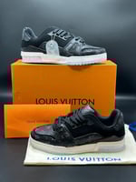 حذاء لويس-فيتون LV