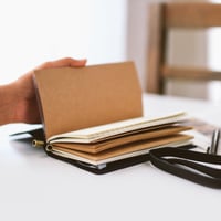 دفتر ملاحظات جلد طبيعي