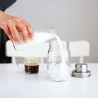 شيكر زجاجي لخلط مشروبات القهوة والعصائر