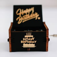 صندوق موسيقى أسود Happy Birthday