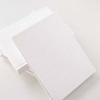 مصحف أبيض مع تفسير الآيات