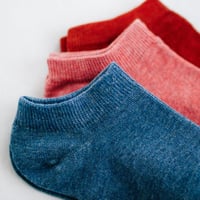 3 جوارب قصيرة ملونة