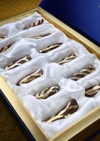 طقم عود بنقش ذهب - كبير