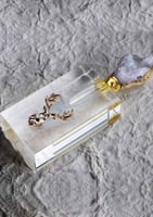 مسك اكليل الابيض