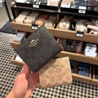 محفظة كوتش سناب