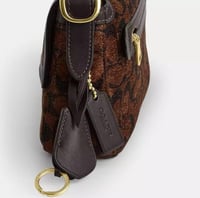 شنطة كوتش ايتا كتف