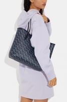 شنط كوتش الجديدة توتي كبير مونوغرام