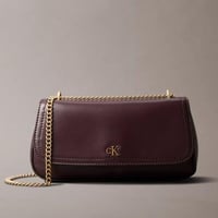 شنطة كتف كالفن كلاين لون برغندي