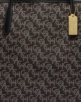 شنطة كوتش الجديدة توتي كبير مونوغرام