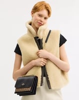 شنطة كوتش كلارا