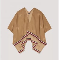 وشاح ماركة تومي هيلفيغر