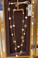 قلادة توري بورش لؤلؤ ذهبي