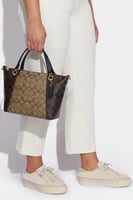 شنطة كوتش كايسي ستاشيل