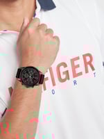 ساعة تومي هيلفيغر جلد أسود