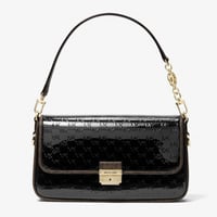 شنطة مايكل كورس برادشاو منقوشه