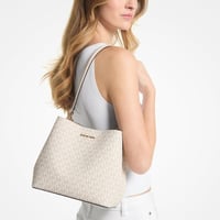 شنطة مايكل كورس برات وسط