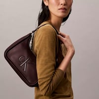 شنطة كتف كالفن كلاين لون برغندي