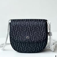 شنطة اقنر آفا اسود وسط