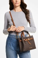 شنطة مايكل كورس إميليا أنيقة