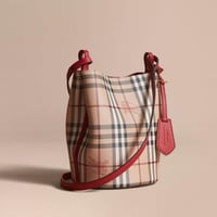 حقيبة ماركة بربري أصلية احمر شامل الملحقات