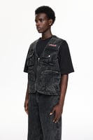 جاكيت دينم بدون أكمام - أسود - رقبة V مخططة و4 جيو...