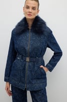 جاكيت نيلي بحزام وياقة فرو قابلة للفصل - تصميم عصر...